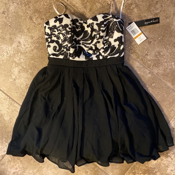 NWT strapless formal - Picture 2 of 5